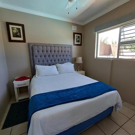 Poolside Guest House Порт Шепстоун Екстериор снимка