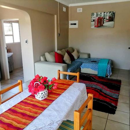Poolside Guest House Порт Шепстоун Екстериор снимка