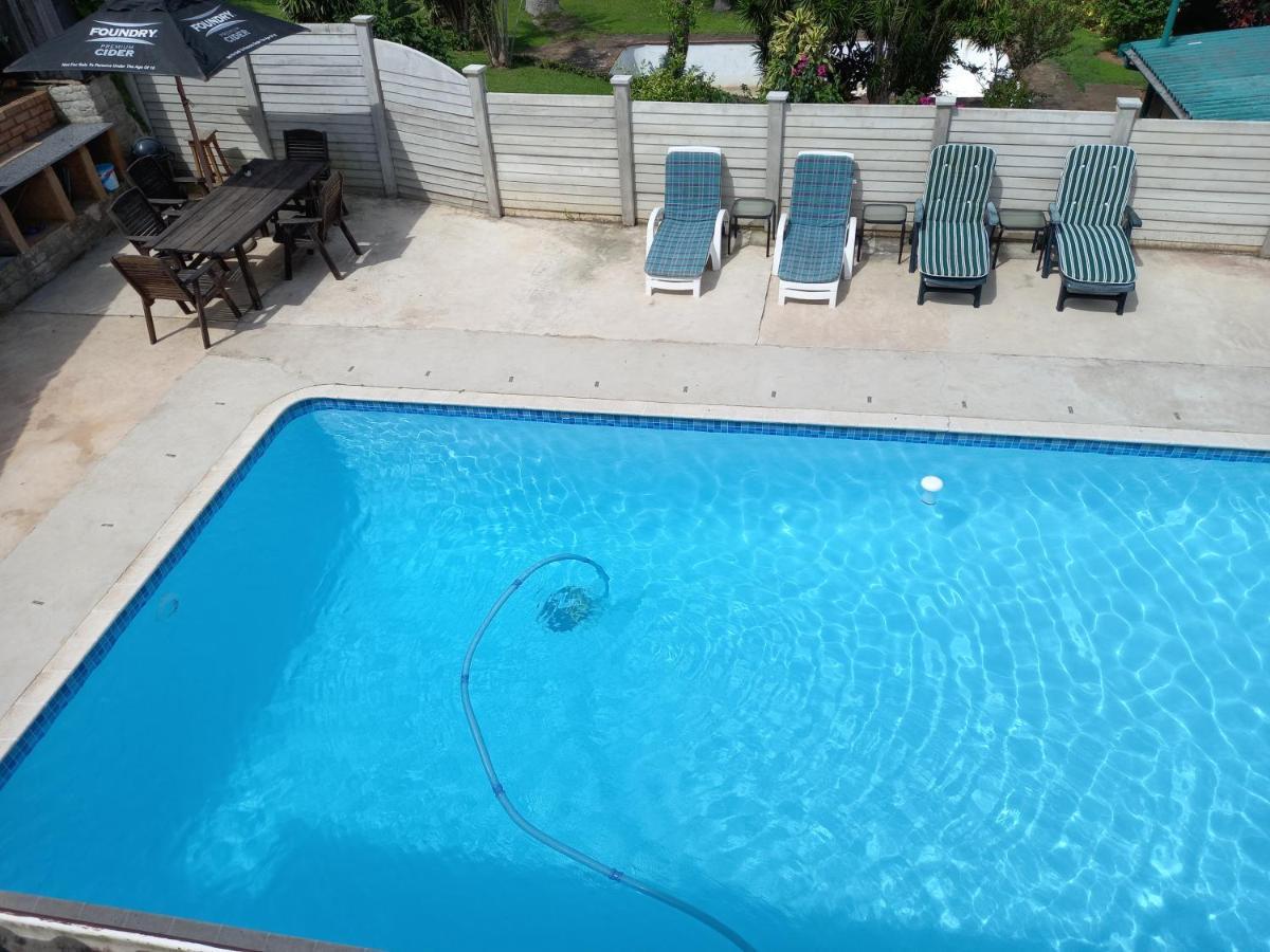 Poolside Guest House Порт Шепстоун Екстериор снимка